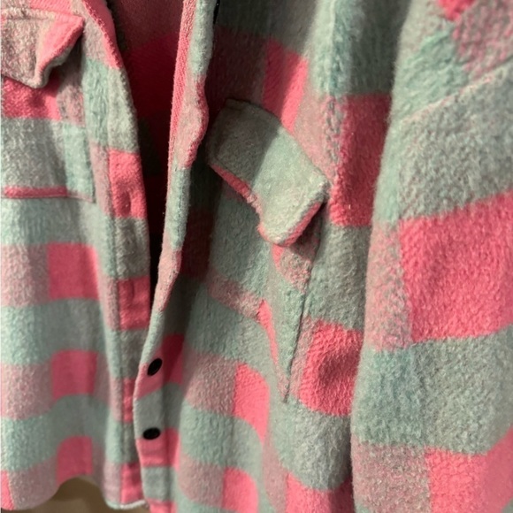 Pink and teal shacket - Picture 4 of 8